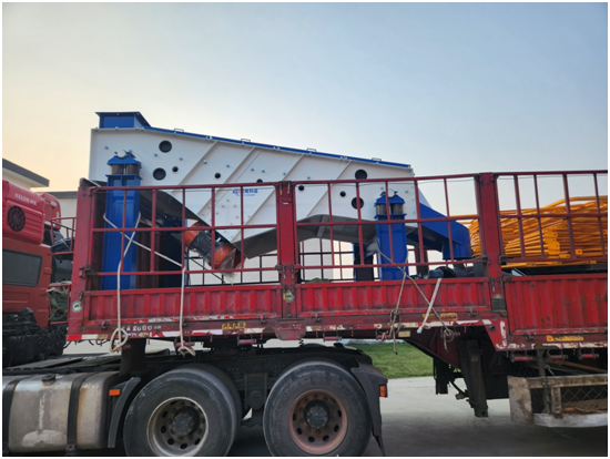 直線(xiàn)篩、方形搖擺篩發(fā)貨